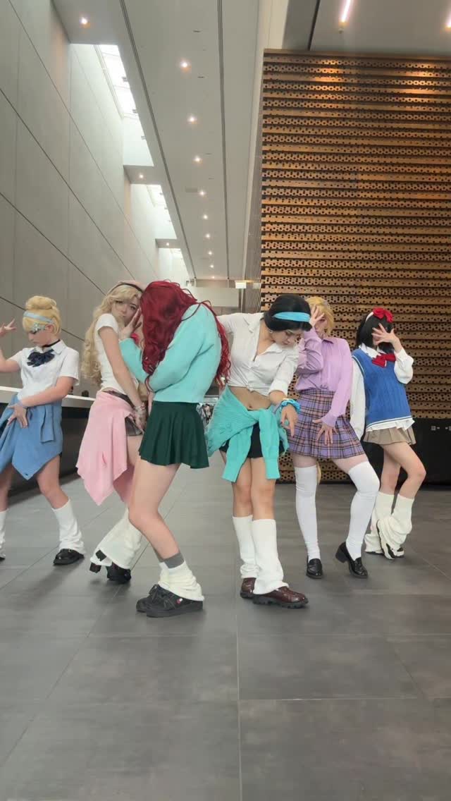 BEAT IT! #cosplay #dance #disney #disneyprincess by @sususcosplays
