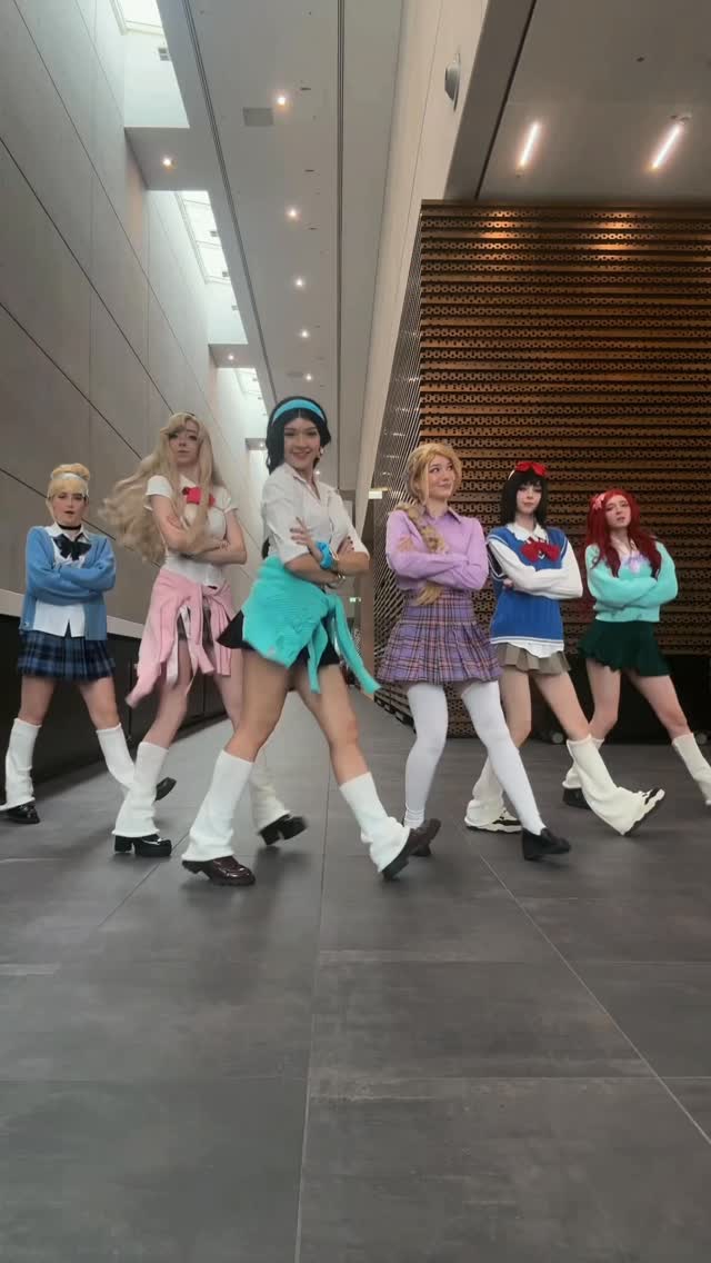 PRINCESS STURDY :D#cosplay #disneyprincess #disney #dancetrend #dokomi by @sususcosplays