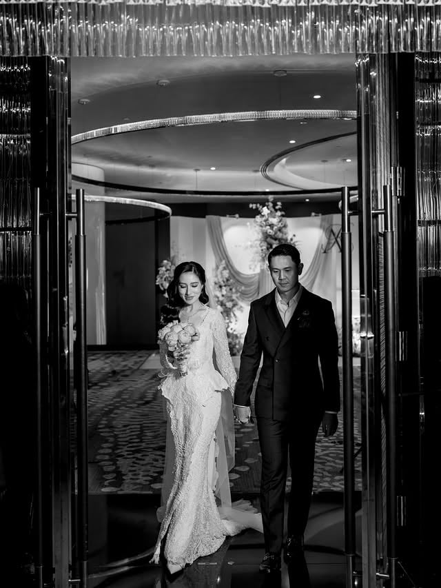 A celebration of love, elegance & timeless momentsAtirah // Rahim Dress by @zaimizulkafli Makeup by @azni.hadi Hairstylist by @ckay_liow Henna by @hennabybeehijabstylist Groom stylist @zulyasrani Ov by @blastphere_ventures #wedding #weddinginspiration #bride #bridestory by @azni.hadi