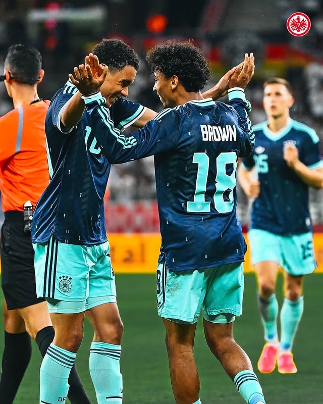 Erstes Spiel über die volle Distanz im Nationaltrikot für Nene Brown 💪Beim 4:0-Sieg gegen Finnland stand er die kompletten 90 Minuten auf dem Platz. by @eintrachtfrankfurt