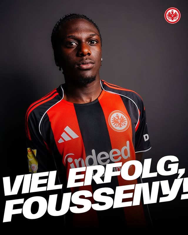 Leihe Fousseny Doumbia ℹ️Für die Saison 2026/27 wechselt Der 21-jährige Verteidiger leihweise zu Energie Cottbus. Der frühere Bundesligist hat vor kurzem den Aufstieg in die 2. Liga fixiert. Eine Kaufoption ist im Rahmen der Vereinbarung nicht vorgesehen. Viel Erfolg für diesen Schritt, @fousseny_23 🙌 by @eintrachtfrankfurt