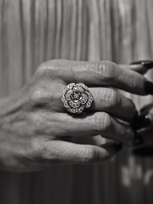 Quand l’art, l’élégance et l’exception se rencontrent! 💫 Quelle belle soirée au @PrintempsMAC portant de magnifiques créations de Haute Joaillerie @CHANELOfficial courtoisie de @ChateauDIvoire #CarpeNoctem #PrintempsduMac @MacMontreal @FondationduMacMontreal by @eliggarcia