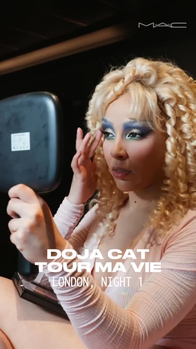 @dojacat gets ready for her London show with @maccosmetics 💋🇬🇧 by @dojahqs