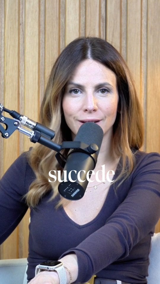 La paura di lasciare andare nasce spesso dall'illusione che tenere tutto sotto controllo ci protegga.Ma ci sono momenti in cui la crescita passa proprio da lì: dall'affidarsi, anche quando non sappiamo cosa succederà dopo.♥️ 🎙️ Ascolta la riflessione completa nel Podcast Dear Alice disponibile su SpotifyPuntata di riferimento: Le 5 lezioni più importanti che hanno cambiato la mia vita nell’ultimo anno by @aliceslifestyle