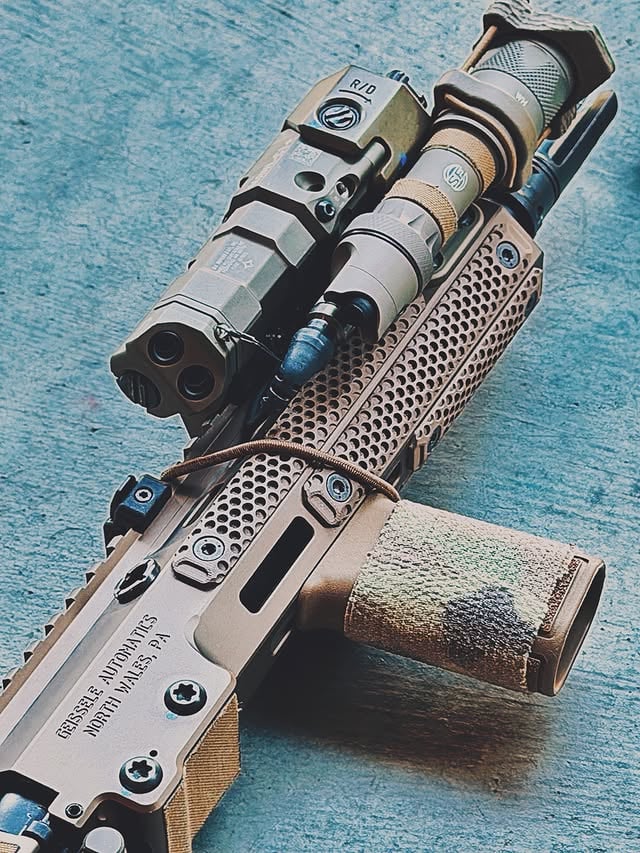 [MISSION ESSENTIAL TOOLS/PARTS] ⚔️I am going to touch base on some key priority tools and parts I could not go without on my setup. This is not a biased review nor am I getting paid for it, I am just highlighting some key elements of what I absolutely need to have for my ejector tool thing 👆🏻.. For my PMAGs I’ve essentially completely switched over to @magpod magazine bases entirely, after use and breaking them down vigorously I’ve came to the conclusion that they will inadvertently replace any rounded base plates, bipods on short weapon systems, I’ve tested them on the soil, rocks, flat surfaces, loose surfaces and they always surprise me with how stable they keep my follow up shots. Not only that, but my specific ones have a nano tool slot for storing the Nano 1/2 in the rear of the magazine. This alone gives the handler the ability to access quick tools to adjust any device or optic, even torque screws on the rifle itself, this to me is absolutely genius. The NANO 1/2 from @multitaskertools are amazing tiny featherweight tools that can be used virtually for any device or optic, should it need adjusting or repair/tightening. Who said big things don’t come in small packages? I’ll give you an example: I still have an OG Battery tailcap on my @bemeyers MAWL C1+, which requires a wide head flat screwdriver or multi tool to access the battery. I’ve used anything from Pennies to multitools to access that battery cap as shown in the picture. The NANO TOOL is stashed right behind the MAWL and allows me to access a tool to replace the battery should it die on me randomly or tighten/adjust the devices on there, it’s an absolute must for anyone. @emissarydevelopment makes the mlok/pic mount for the Nano too.All said, these are a few key items I absolutely need to have on my big tools. The MAWL C1 has always been my go to cat distraction device as well and I cannot wait for the release of the DAGIR, I want one. If you have questions, ask below and I will always answer!#tactical #ar15 #556nato #tacticaltraining #pewpewpewlife by @bemeyers