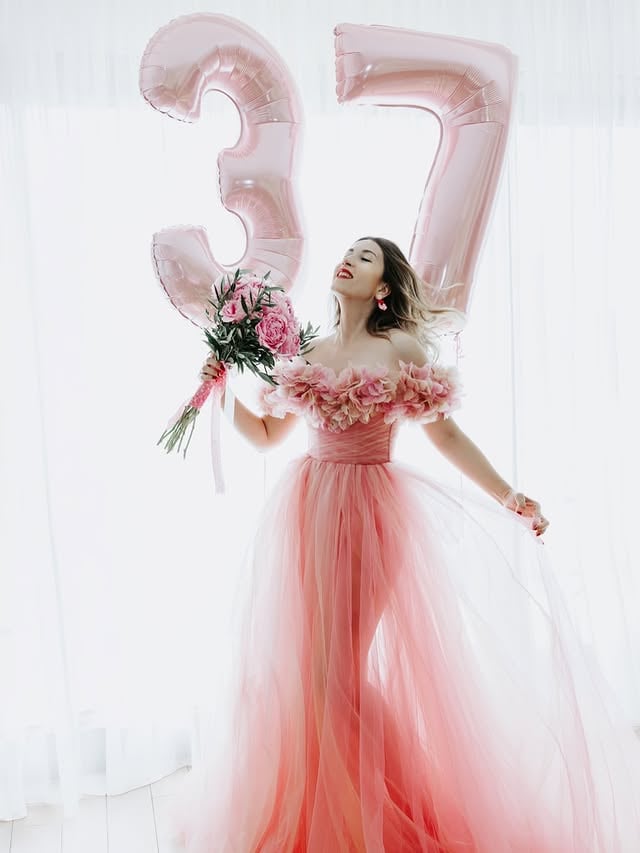Today I turned 37 🧚🏼‍♀️The funny thing is, I still feel 27. I still get excited about the little things, the unexpected moments, and the magic hidden in everyday life.🎂 I’ve always loved celebrating birthdays because they remind me of something extraordinary: this was the day I arrived here to live. The day I took my first breath and became connected to the world.Every birthday feels like a gentle reminder to be grateful for the journey, the lessons, the people I love, and all the beautiful moments still waiting to be discovered. 🌸Here’s to another year of wonder, growth, and finding magic in the smallest things. Dress @teutamatoshi #happybirthday #37 by @jovanarikalo