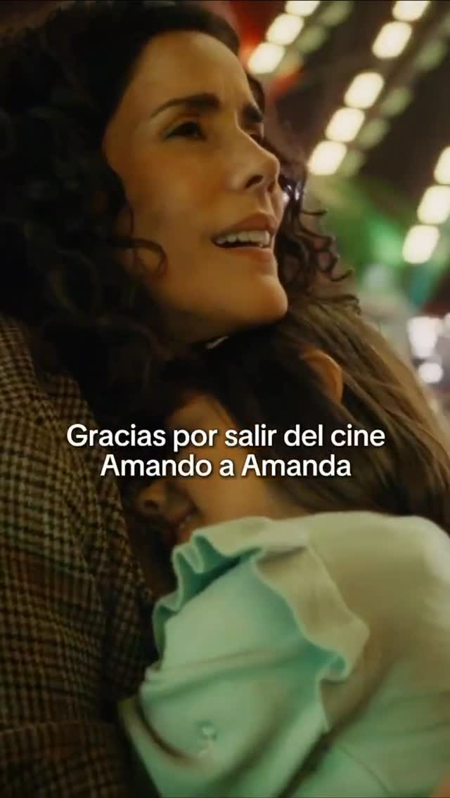 ¡Hoy es un día muy especial! 💖✨Si todavía no han visto Amando a Amanda, aprovechen el Martes de Cine y todas las promociones para disfrutarla en pantalla grande 🍿🎬Quiero agradecerles por cada mensaje 💖, cada historia que comparten 📱, cada recomendación y por todo el cariño 🥰 que le están dando a esta película. Ver cómo conectan con Amanda y con el mensaje de la historia ha sido uno de los regalos más bonitos de este viaje 🥹💕Y hoy tengo una razón más para emocionarme: estaremos visitando algunos cines junto a todo el elenco. Me hará muchísima ilusión saludarlos, tomarnos fotos y escuchar de primera mano todo lo que esta película les hizo sentir.Ojalá nos veamos por ahí. ✨ by @gianellaneyra_