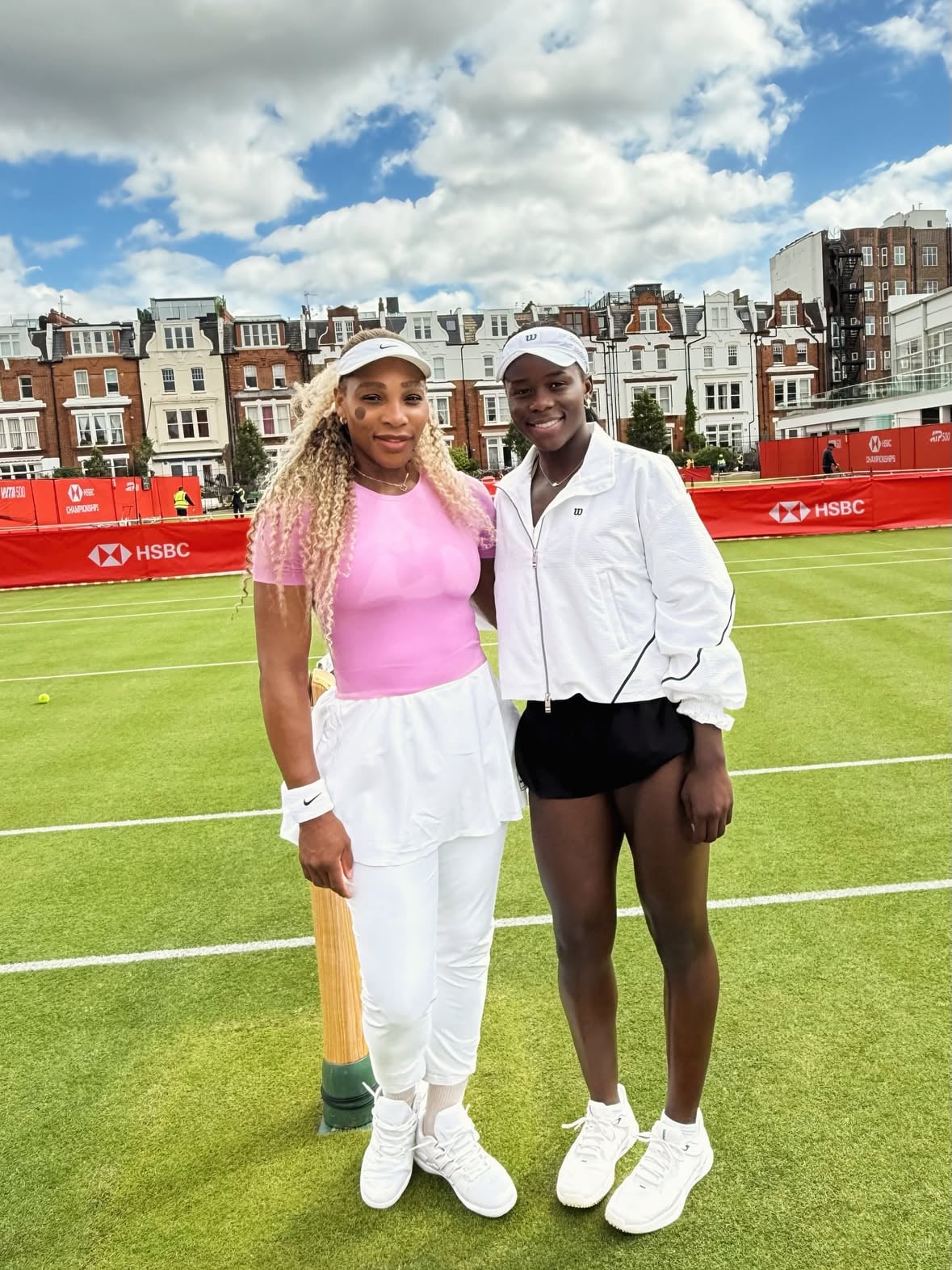 The Queen is back. 👑An honor to share the court with one of the greatest athletes of all time this week. Even more excited to play doubles together! Tennis is pretty special🩷🐐 by @vickymboko