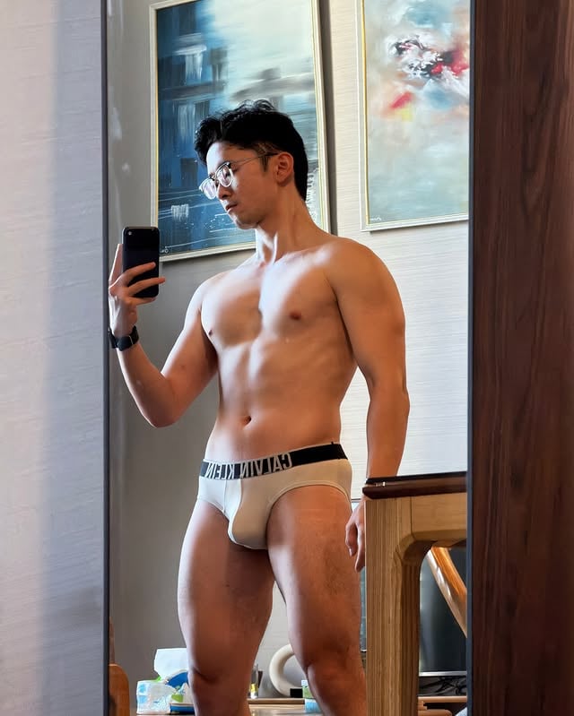 Feeling bulky today🙃
I don’t know how could I squeeze in time to take photos when I have a whole suitcase to pack😭😭