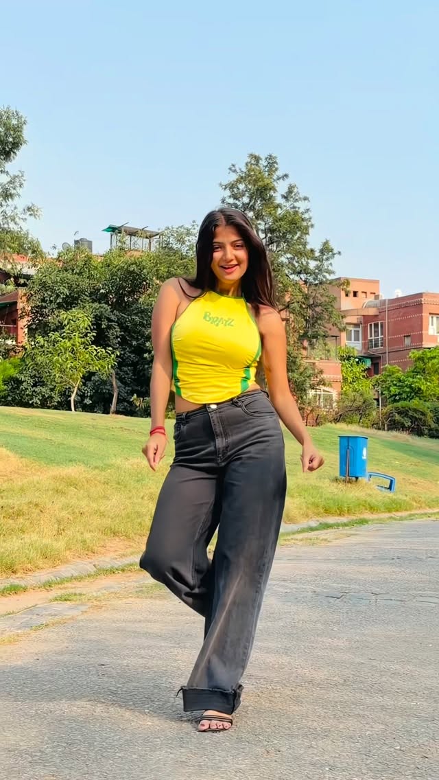 Aa to shii💛💚 @khushi455_ 
-
-
#khushi455_ 
#viral #trending #dance #reelitfeelit