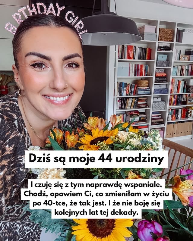 Miałam dziś cudny, spokojny, rodzinny, pełen słońca, kwiatów, szparagów, truskawek i confetti dzień. Zero stresu z powodu upływającego czasu. Bo to jest mój czas i ja się nim po prostu DELEKTUJĘ ❤️