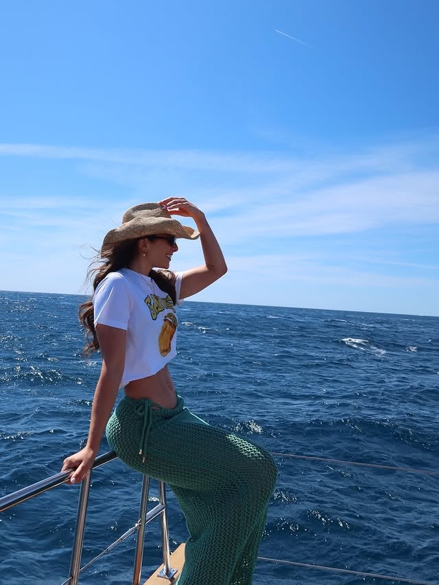 exploring St Tropez with @sttropeztan celebrating 30 years of Riviera Radiance ✨ 

thank god I’ve found the 3 hour express mousse and we’ll never have to relive the fake tan disaster of 2021… (swipe to the last pic to see)

in St Tropez we trust 🤝🏻 

*PRESS TRIP

#faketan #sttropez #eurosummer
