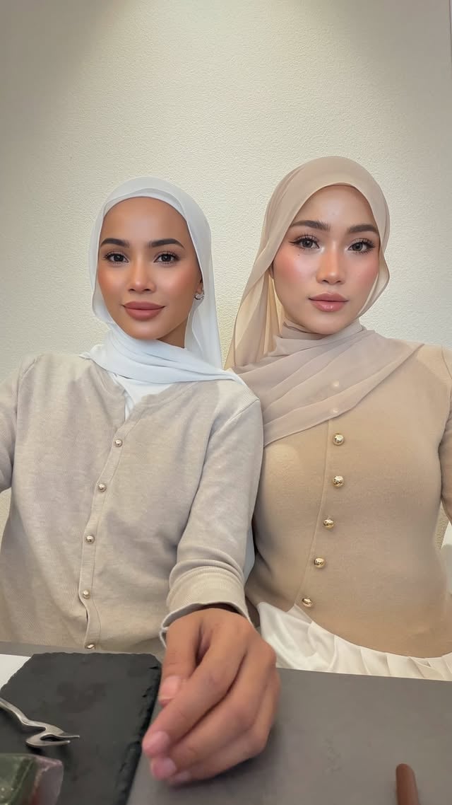 The enthusiasm we had sampai tersasul😆But gurls.. the new formulation issss amahhhzing! 10/10 😌I berani bet korang suka🤌🏻😭.#makeupforevermy @makeupforever by @azni.hadi