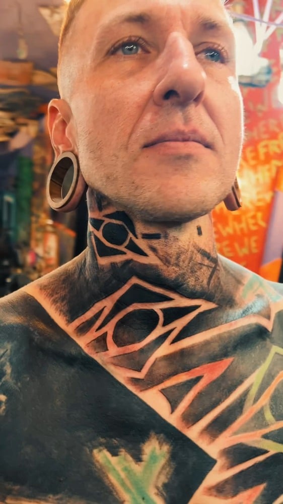 Just a day in our tattoo paradise @psyland25 🔥Book your session with @dorsch_psyland25 @leemcmahon1984 @bastipsyland @nikolas_psyland25 @yam_sree#tattoo #psyland25 by @lily_lu_filmz