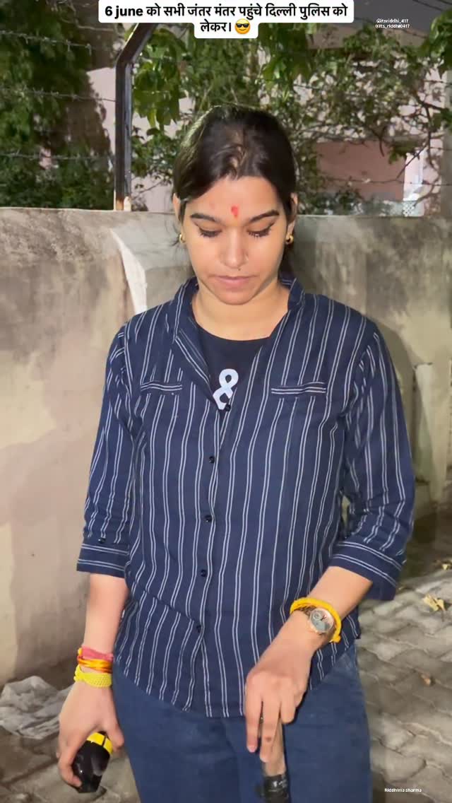 Cockroach janta party milte hai jantar mantar 😎
@its_riddhi0417 @itsriddhi_417 
#sanataniriddhi #viral #trending #cockroachjantaparty #jantarmantar
