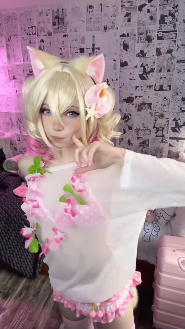 Summer Mococo 🐾💗 

#cosplay #fuwamoco #mococo #hololive #femboy