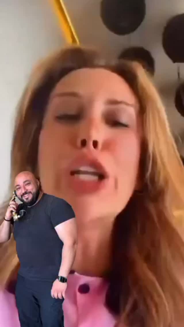 Dilan Polat'ın koruması ve Engin Polat'ın kuzeni olan Can Polat, Çeşme'de si*ahlı saldırıya uğradı.Can Polat, kaldırıldığı hastanede hayatını kaybetti. (Emrullah Erdinç) by @snobmagazin