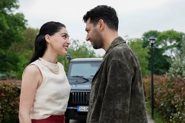 Yeni bölüm görselleri sizlerle! 😍

#GüllerveGünahlar cumartesi 20.00’de #KanalD’de! 💙
