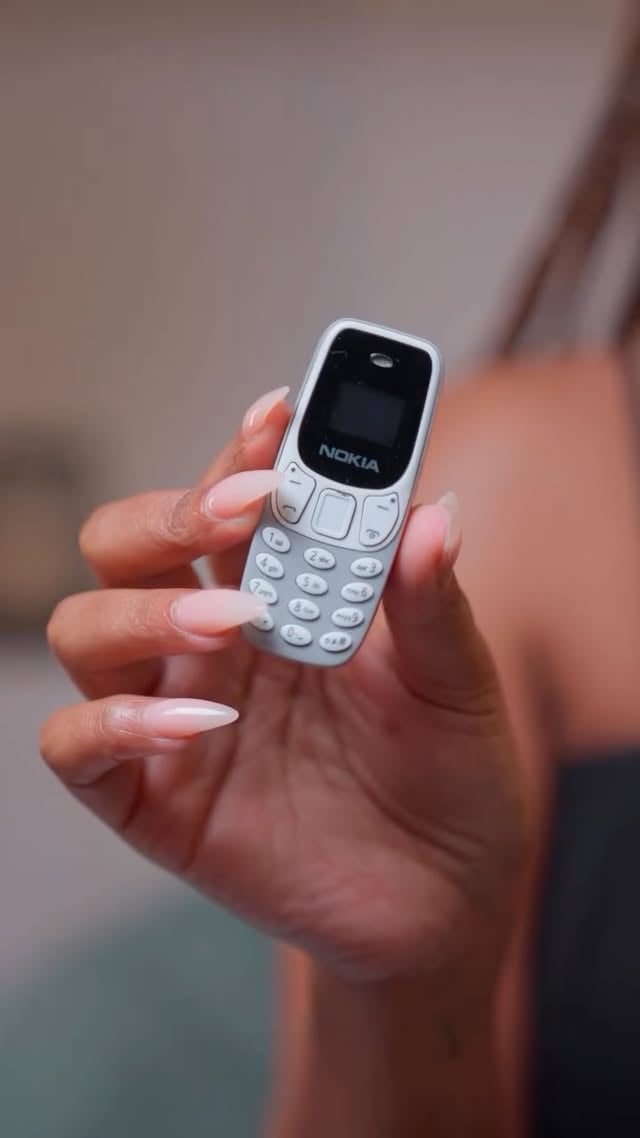 Did you know you don’t need to have the full amount to purchase a new phone? If you’re looking to for upgrade your phone check out @buysimu - all you need is a 50% deposit and the rest can be cleared with installments ✨

Challenged myself to go a lil out of the box (my box lol) to create this, really had to be in my acting bag so I could bring out these different characters. 

S/o to @tedmadestudios for helping me  bring this idea to life! 

Do y’all want an episode two of Kanairo bling? 🤣