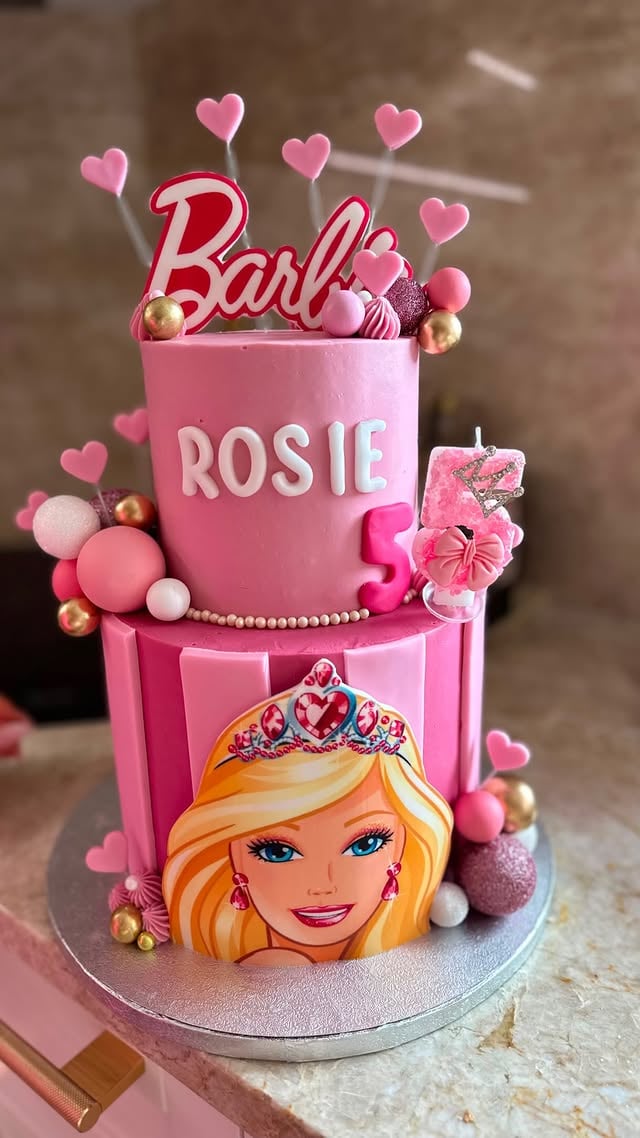 Přijde mi, že mi to chystání oslav a všechno to uklízení před a po zabere celý týden, ale i tak to miluju..!😄🫶😍Rosinka má narozeniny až v úterý, ale my už jsme to stihli oslavit😄🫶😍#happybirthday #birthdayparty by @vladenkaaa