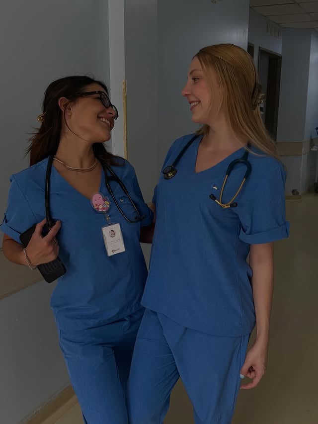 Dividindo a vida e o sonho com vocês… Acabando o ciclo básico?! 🥹🤍 
Quase no fim dos 2 anos mais importantes da minha vida!