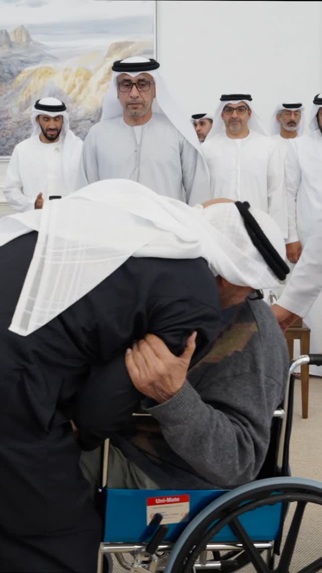 صاحب السمو الشيخ محمد بن زايد آل نهيان رئيس الدولة "حفظه الله" يستقبل المواطنين بحضور عدد من سمو الشيوخ.UAE President His Highness Sheikh Mohamed bin Zayed Al Nahyan receives citizens in the presence of a number of Sheikhs. by @onlymbz