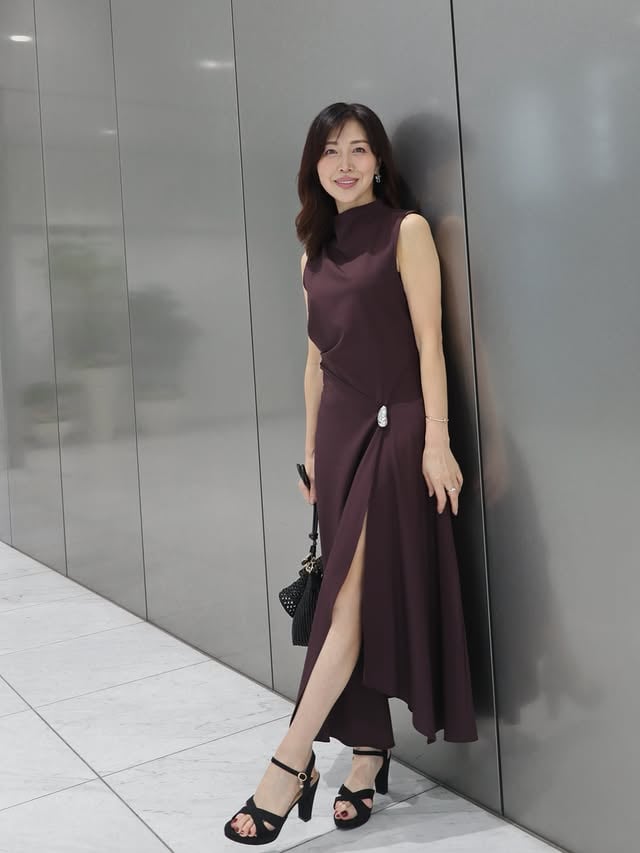スペイン発の
ファストファッションブランド
「MANGO（マンゴ）」
@mangostores_japan 

この日は　「MANGO（マンゴ）」の
ロングワンピース 
 （ダークレッド）を着てみました。

ウエストのドレープが細見えする。
というか、着痩せして見える
ワンピース。

✔︎バックセクションに
ジップ開閉。

✔︎シワになりにくい素材

✔︎スリットがエレガント

私はSサイズを着ています。
（XSでも良かったかも。）

他にも素敵なお洋服が
手に取りやすい価格で
たくさんありました。
@mangostores_japan 

次は何にしようかな。

@mangostores_japan
 #mango #マンゴ #mangojapan #pr