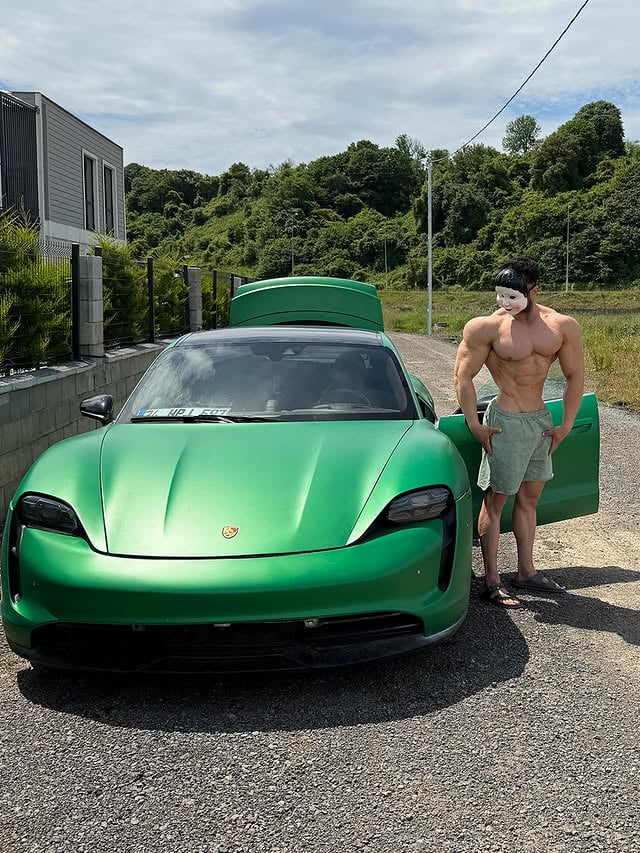 Dostlar alırım bi hayırlı olsun.. demek çok isterdim ama porsche parasını vücuda yatırdım :)