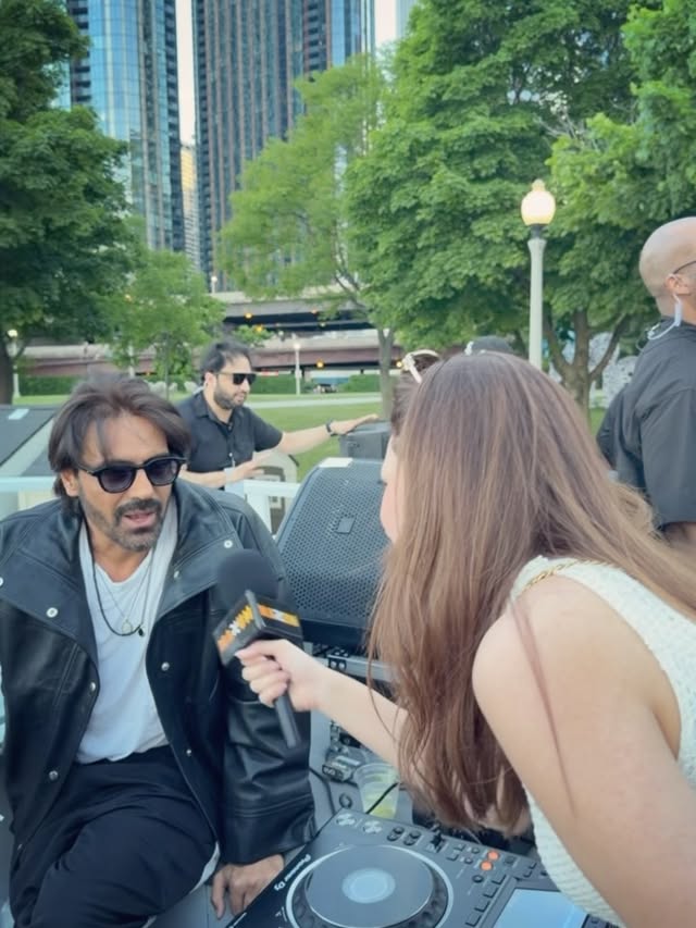 My inner teenager is screaming, crying and refusing to calm down🫠
To everyone who knew about my crush on Arjun Rampal
Yes I interviewed him
Yes I met him
Yes I have not stopped talking about it since 🥹🫶🏻

@rampal72 
@maxumdigitalusa
@maxumenergies