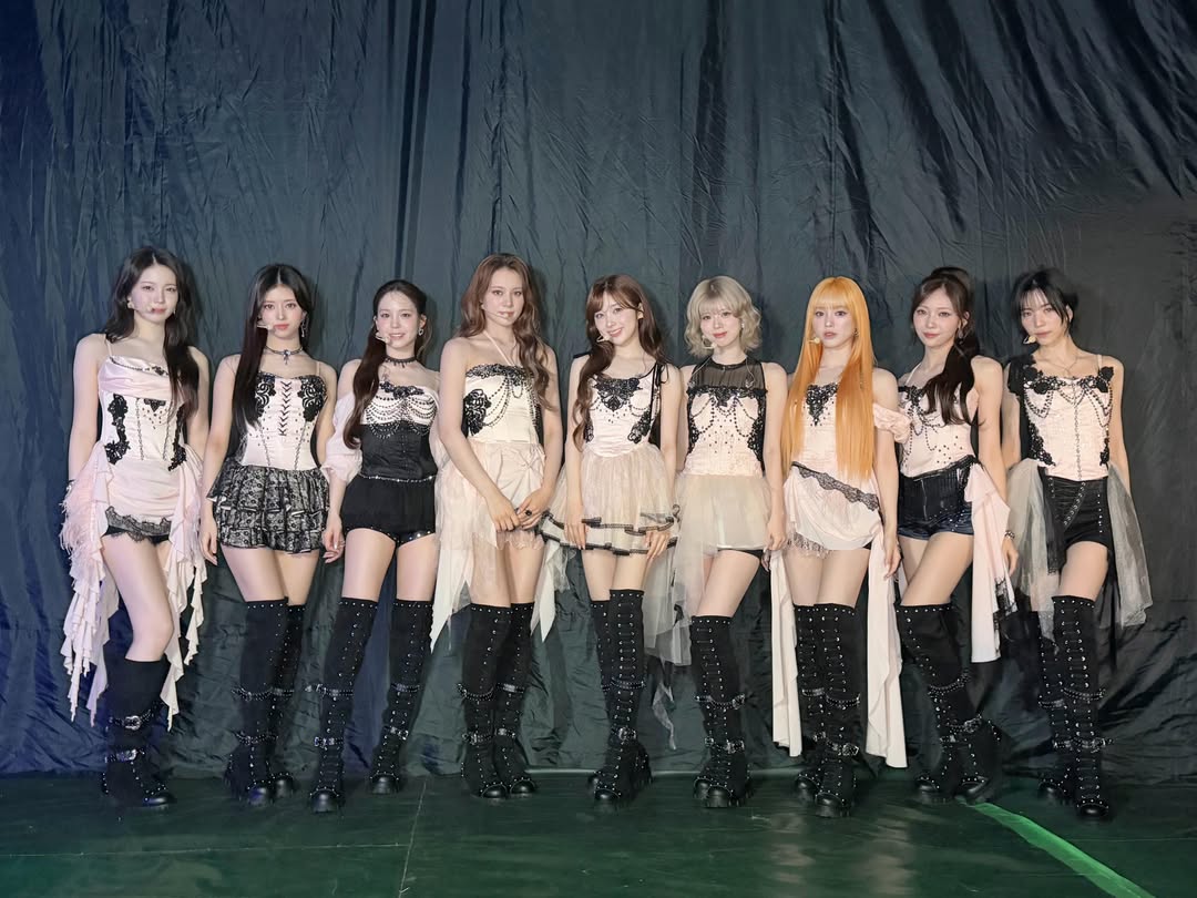 𝗡𝗶𝘇𝗶𝗨 𝗟𝗶𝘃𝗲 𝘄𝗶𝘁𝗵 𝗨 𝟮𝟬𝟮𝟲 “𝗡𝗶𝘇𝗶𝗨：𝗧𝗛𝗘 𝗖𝗜𝗡𝗘𝗠𝗔”

[2026.06.06]
@ 京セラドーム大阪

‎⁦‪#NiziU‬⁩‬⁩ ⁦‪#WithU‬⁩
‎⁦‪#NiziU_tour‬⁩ ⁦‪#LivewithU2026‬⁩ ⁦‪#NiziU_THE_CINEMA‬⁩