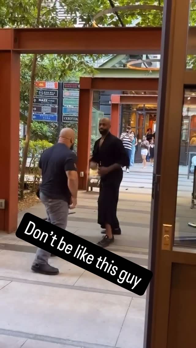 If you’re going to squabble, don’t be like big bald. As always, de-escalation is the better tactic, but if you are going to throw them things then at least keep your hands up. #reaction #hndzupchindwn by @aeoxis