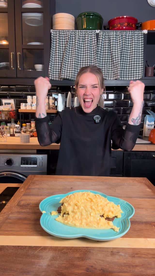 Une femme, 4 œufs et un spm 
.
.
.
#food #cuisine #recette #omelette #omurice