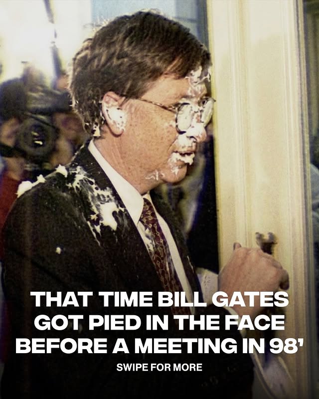 A real moment in time 🥧

In February 1998, Bill Gates got pulled up on at the entrance of a meeting with European business leaders. A known prankster from Belgium named Noël Godin struck him in the face with a pie with reporters swarming the area. Godin quickly commented on the moment & said, ‘My work is done here.’ 

[via/ GettyImages, CBS Evening News]