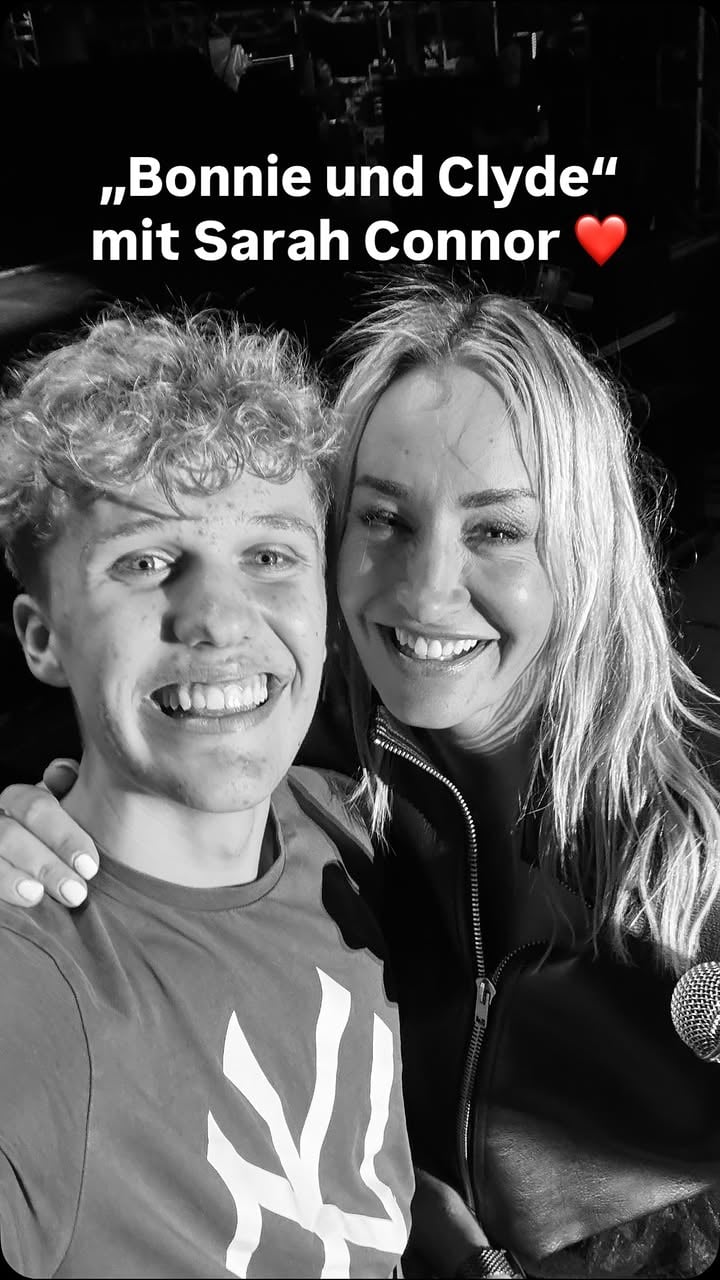 Als ob ich mit @sarahconnor ein Lied über Freundschaft singen durfte?! ❤️Danke für alle Videos, Fotos und lieben Worte. Unglaublich!! 🤘#sarahconnor #bonnieundclyde #duett #schladming