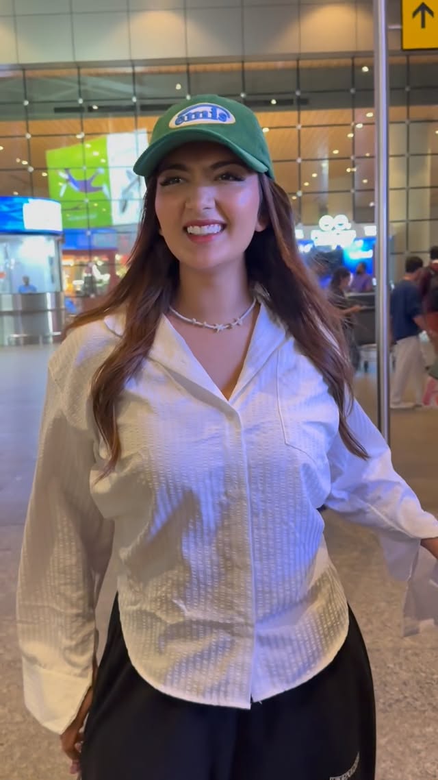 Suzzane snapped at Airport😎
#fg18