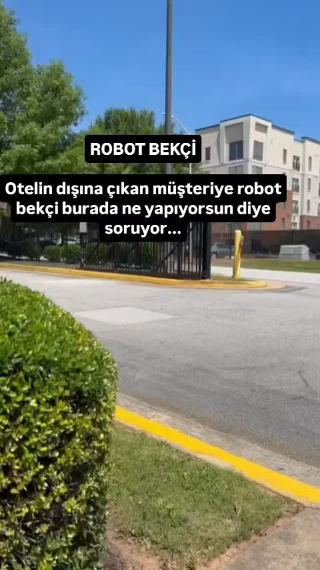 Takipçi bir arkadaşımın mesajı. ABD'de Otelde konferanstaydım yemek tatiline çıktım dışarıya güneşleniyordum robot geldi bana orada ne aradigimi sordu ben de ona otelin misafiri olduğumu söyledim buna orada bekçi ya da güvenlik görevlisi diyorlar artık arabalara park yerlerine kontrolü bu robotlar gidiyor.