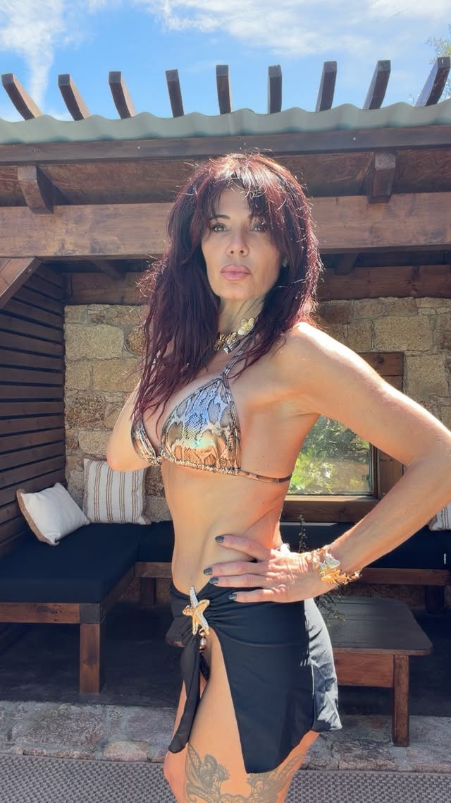 55 ans presque prête pour le Summer body , pas de chirurgie juste du sport … tu en penses quoi ? by @nathalie_andreani_lavilla2