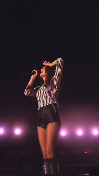olivia makes her @primavera_sound drop dead debut 🩷🫧

#OliviaRodrigo #PrimaveraSound #DropDead