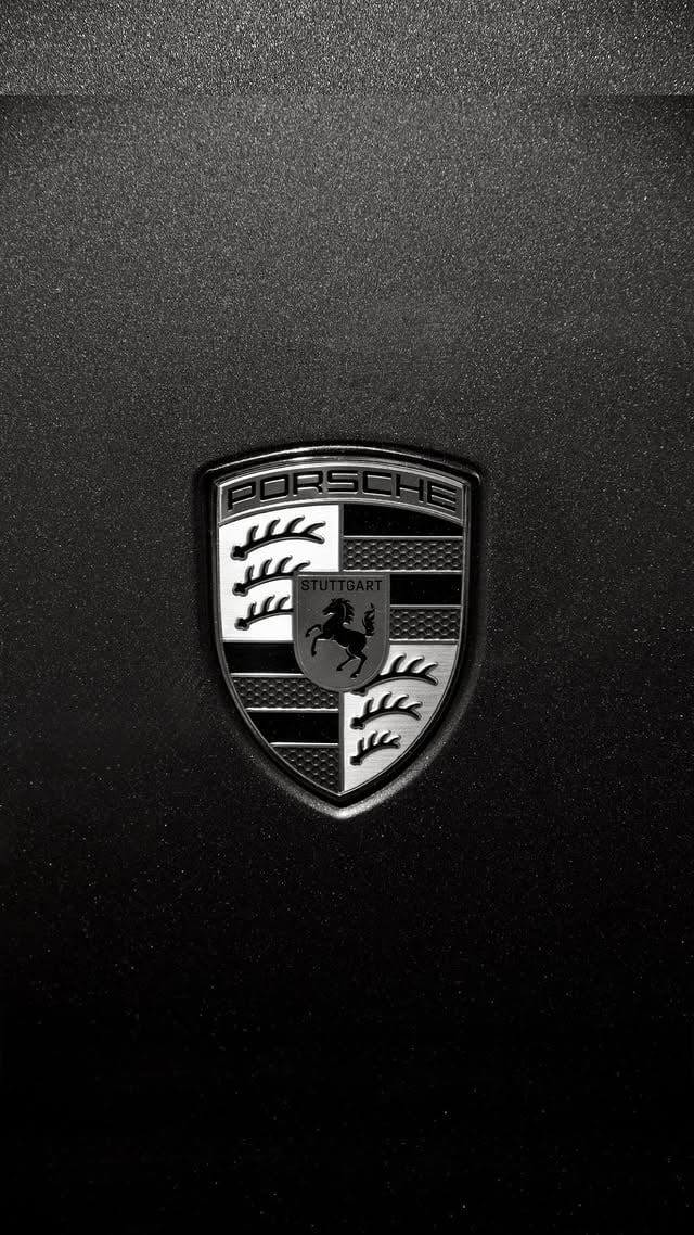 The Porsche drive was the plan, the restaurant was the bonus! 🩶 Experiencing the new PORSCHE Cayenne E-Hybrid courtesy of @PorscheCanada Thanks so much guys! What a lovely week spent with this beauty! Definitely a thoughtful balance of electrified performance and refined comfort! #porschecayenne loan by #porschecanada by @eliggarcia