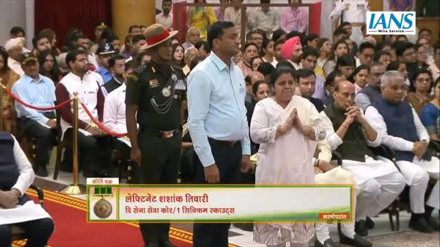 Every last young Indian should listen to this and understand what Lieutenant Shashank Tiwari laid down his life for. 

His sacrifice is a reminder of the values that bind our nation together.

Finest brotherhood #indianarmy