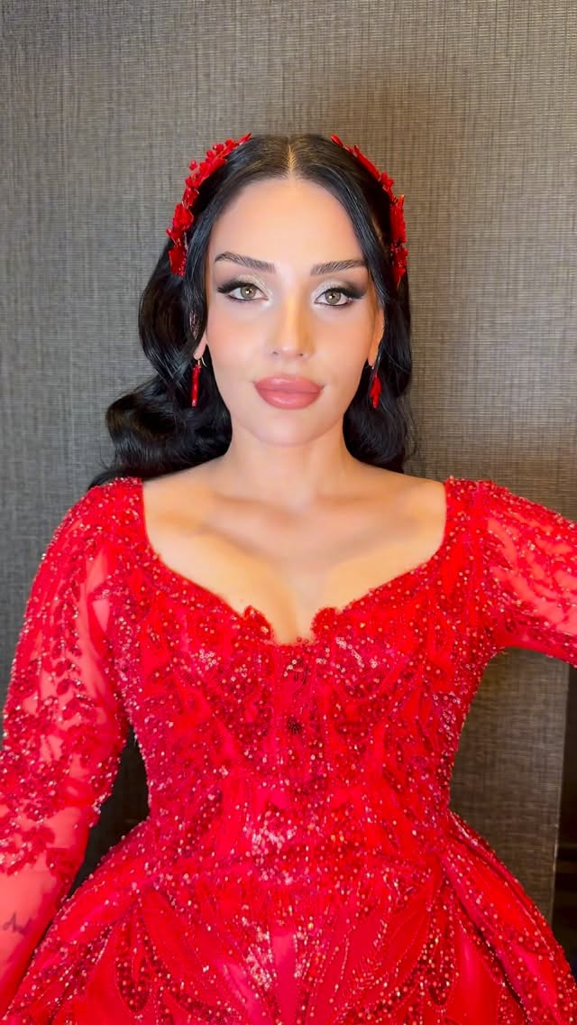 Adenin 6 ay kınası için hazırım❤️ 
 
Make up @tugcerkockar 

#reklam #makeup