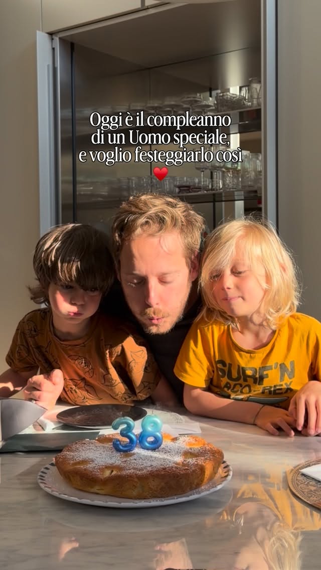 Non è mai facile trovare le parole giuste quando la persona a cui vuoi rivolgerle è così speciale ♥️ TANTI AUGURI AMORE 🫶🏻 A 38 anni continui ad essere un vero Bon*a 💅🏻💪🏻 @_theformer