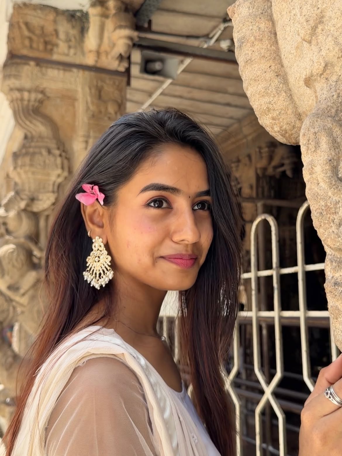 🌷🤍🌙.......#traditonal #trending #eyekiller #temple #saree by @ms_lip_stick