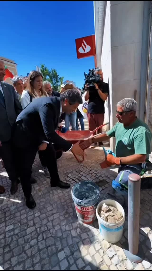 É isto que alguns nunca vão perceber: o CHEGA é o partido dos portugueses comuns, não dos que querem viver na sombra do sistema e dos privilégios!