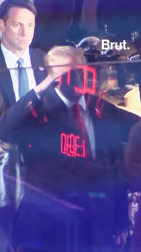 Trump hué pendant un match de NBA au Madison Square Garden.