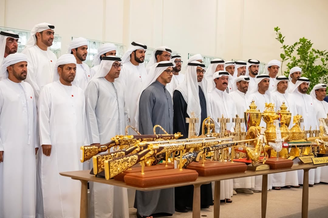 رئيس الدولة يستقبل فريق هجن الرئاسة by @onlymbz