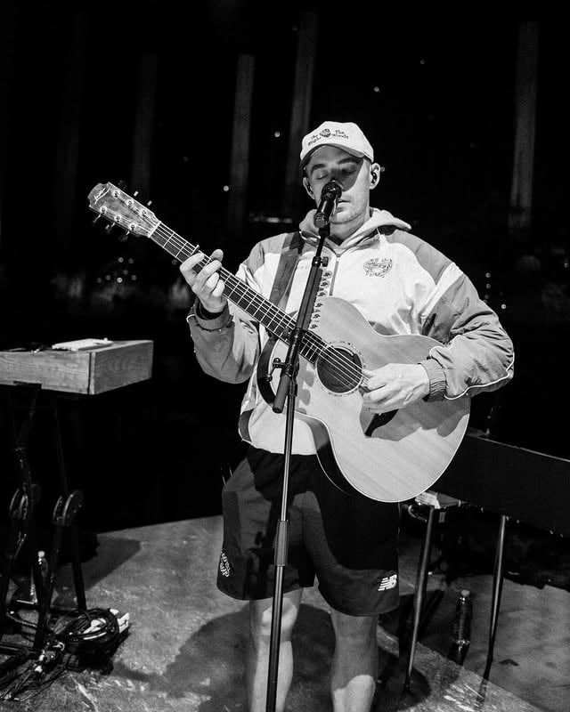 I wasn’t sure how shows would feel this time around. Since my first proper tour back in 2017, I’ve never really taken a long break like that from touring before. To come back now and feel this level of support has really moved me. I feel a renewed sense of purpose and meaning when I play for you, and I hope you feel it too. These shows have been beyond anything I could have expected. Your support means so much to me and I honestly don’t know what I’d do without it. Thank you X

📷 @joelstagg 
#5 @aoifmoloney 
#7 @thatsgabba