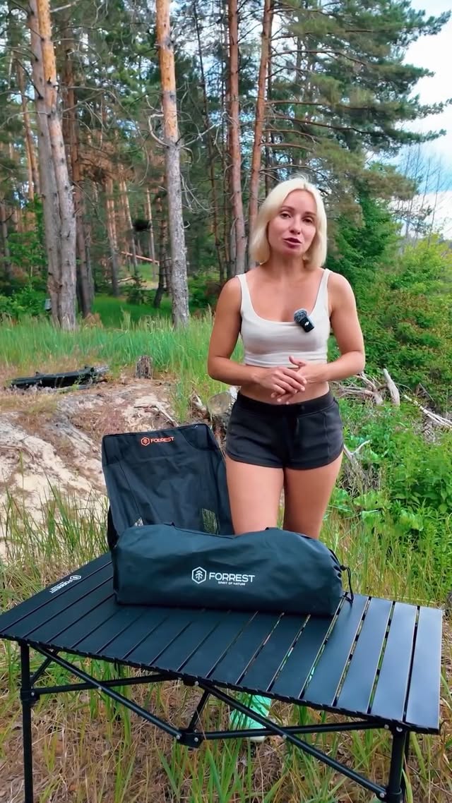 Forrest Roll-Up Camping Table швидко складається, займає мінімум місця в багажнику та витримує до 40 кг навантаження. Доступний у розмірах S та L для будь-якого формату відпочинку.#forrest_outdoor #forrest_gear #forrest_camp #camp by @yunaya_naturalistka