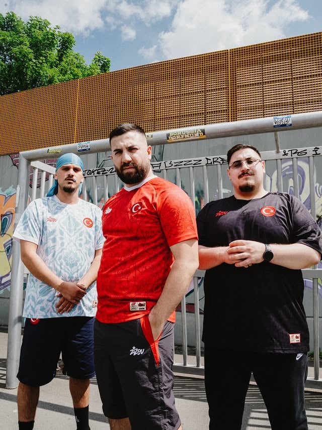 türkiye jerseys releasing today 18:00 CET. 🇹🇷 *shipping in 1-3 working days*under 40€ & limitedonly via www.zizouclothing.com by @zizou.eu