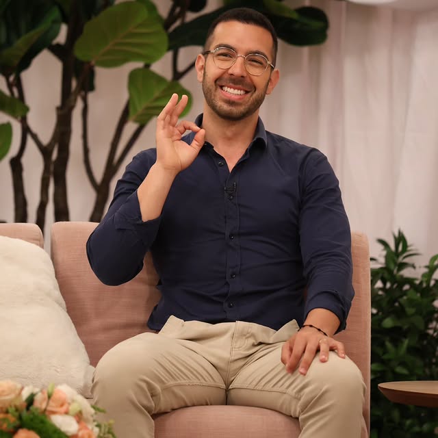 Sinto-me abençoado!De formas que nem eu imaginava serem possíveis.Pelas pessoas que se têm cruzado na minha vida, pelas oportunidades de negócios, e até por uma área tão importante para mim: o Amor ❤️Se algum dia procurares realmente alcançar um sonho, abre o coração e ora sem medo do que possas ter de passar para atingir tudo o que pediste! Ora da forma que sabes, da forma que sentires que é a tua. Não existe uma única forma. Mas acredita que quando perderes o medo de teres a resposta de Deus, as bênçãos acontecem 🙏Podemos achar que foram coincidências, mas quando são muitas coincidências juntas... Passamos a ter a confirmação de que resultou 😊Ps: e se falhares... O arrependimento verdadeiro é a chave! Salmo 51@joaobaiaobaiao@dichavesofficial@casafeliz by @diogoalexandrepires7
